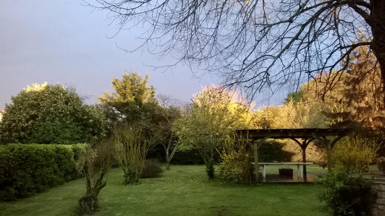 Clos Des Hirondelles Jau-Dignac-et-Loirac Exteriör bild